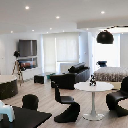 Black&White Suitte Plaza Noja Exterior foto