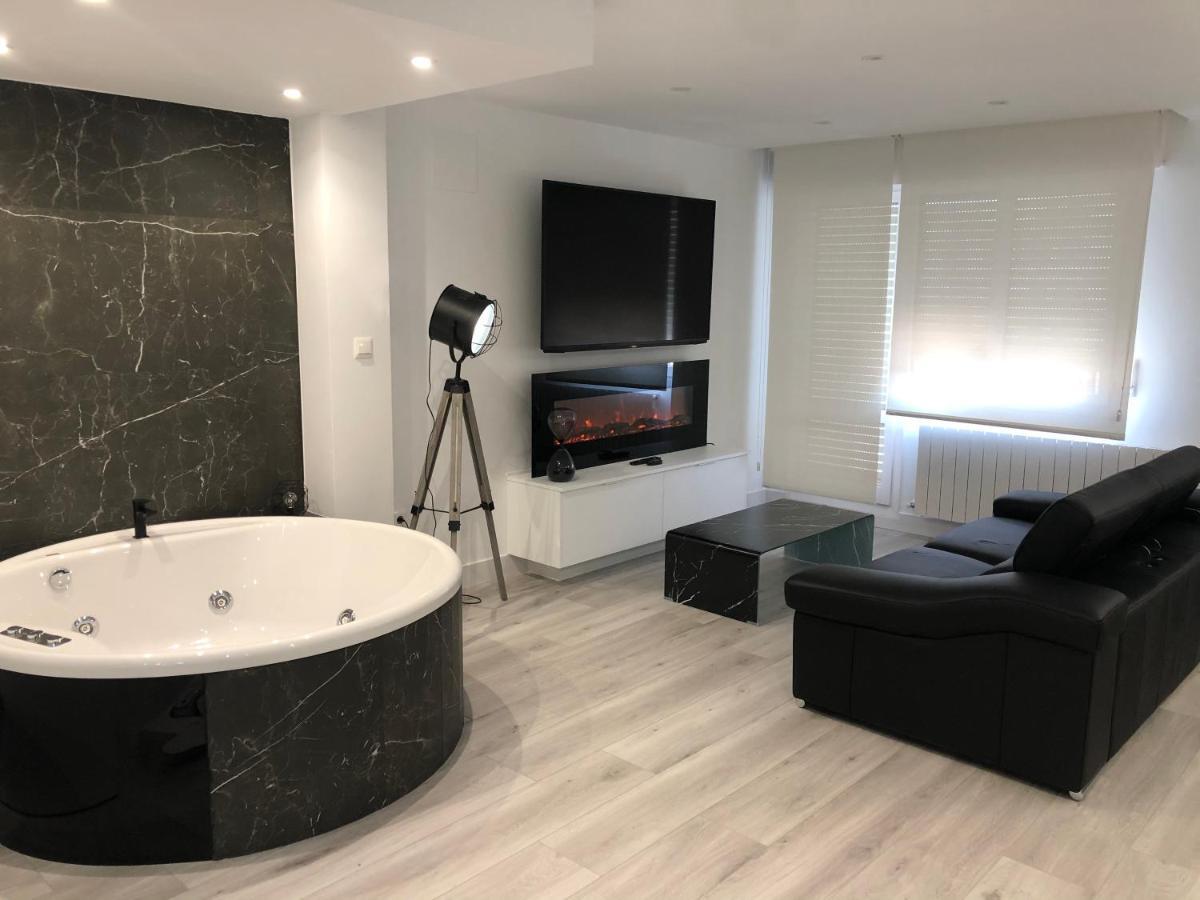 Black&White Suitte Plaza Noja Exterior foto