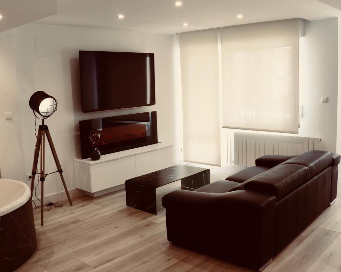 Black&White Suitte Plaza Noja Exterior foto