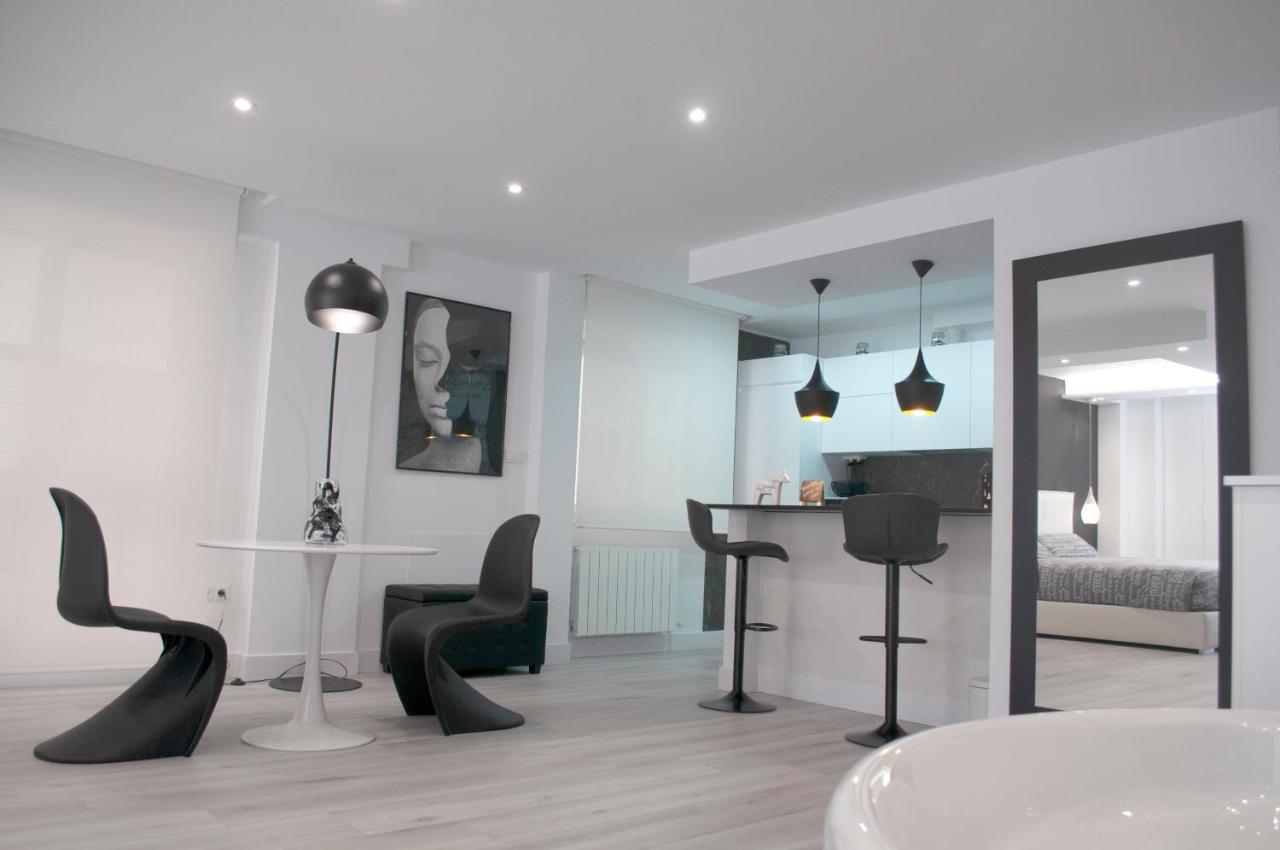 Black&White Suitte Plaza Noja Exterior foto